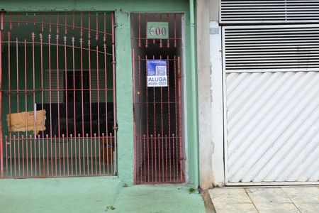 Casa para alugar com 130m², 4 quartos e 1 vagaPlaca instalada no portão - Código da placa: KJFK-555