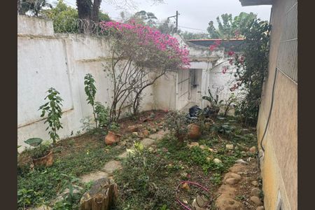 Casa à venda com 260m², 5 quartos e 6 vagas Casa à venda com 260m², 5 quartos e 6 vagasjardim frente casa