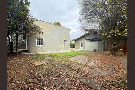 Casa à venda com 704m², 3 quartos e 8 vagasFoto 02