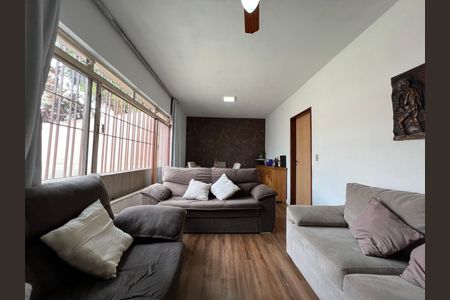 Foto 01 de casa à venda com 3 quartos, 300m² em Jardim Maria Rosa, Taboão da Serra