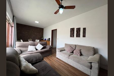 Casa à venda com 300m², 3 quartos e 2 vagasFoto 05