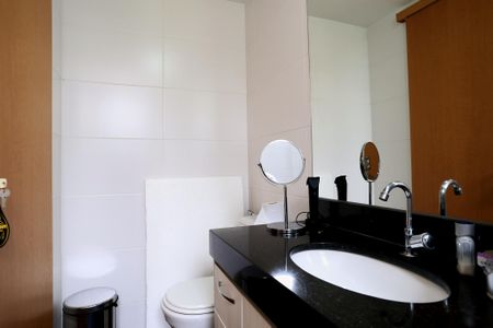 Apartamento à venda com 87m², 2 quartos e 2 vagasBanheiro da Suíte