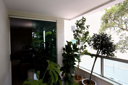 Apartamento à venda com 87m², 2 quartos e 2 vagasVaranda da Sala