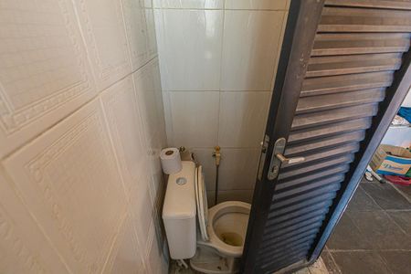 Casa à venda com 400m², 3 quartos e 2 vagas Casa à venda com 400m², 3 quartos e 2 vagasBanheiro de Serviço