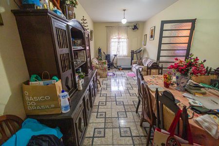 Casa à venda com 400m², 3 quartos e 2 vagas Casa à venda com 400m², 3 quartos e 2 vagasSala