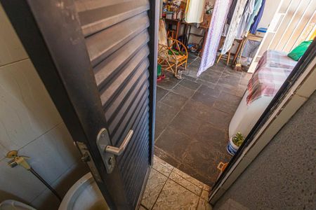 Casa à venda com 400m², 3 quartos e 2 vagas Casa à venda com 400m², 3 quartos e 2 vagasBanheiro de Serviço