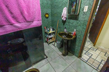 Casa à venda com 400m², 3 quartos e 2 vagas Casa à venda com 400m², 3 quartos e 2 vagasBanheiro Social