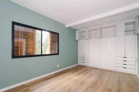 Casa de condomínio à venda com 300m², 4 quartos e 2 vagas Casa de condomínio à venda com 300m², 4 quartos e 2 vagasFoto 01