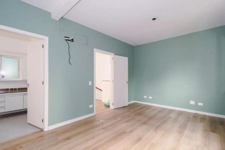 Casa de condomínio à venda com 300m², 4 quartos e 2 vagas Casa de condomínio à venda com 300m², 4 quartos e 2 vagasFoto 01