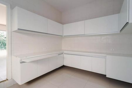 Casa de condomínio à venda com 300m², 4 quartos e 2 vagas Casa de condomínio à venda com 300m², 4 quartos e 2 vagasFoto 01