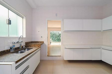 Casa de condomínio à venda com 300m², 4 quartos e 2 vagas Casa de condomínio à venda com 300m², 4 quartos e 2 vagasFoto 01