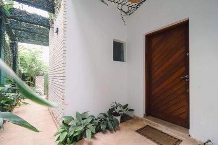 Casa de condomínio à venda com 300m², 4 quartos e 2 vagas Casa de condomínio à venda com 300m², 4 quartos e 2 vagasFoto 01