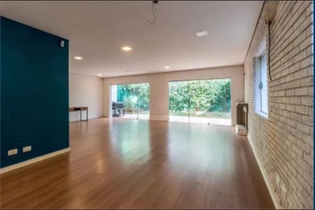 Casa de condomínio à venda com 300m², 4 quartos e 2 vagas Casa de condomínio à venda com 300m², 4 quartos e 2 vagasFoto 01