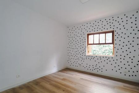 Casa de condomínio à venda com 300m², 4 quartos e 2 vagas Casa de condomínio à venda com 300m², 4 quartos e 2 vagasFoto 01