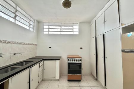 Casa para alugar com 350m², 3 quartos e 3 vagas Casa para alugar com 350m², 3 quartos e 3 vagasCozinha