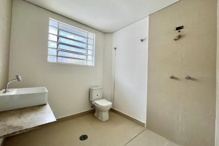 Casa para alugar com 350m², 3 quartos e 3 vagas Casa para alugar com 350m², 3 quartos e 3 vagasBanheiro