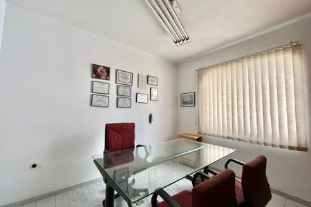 Casa para alugar com 350m², 3 quartos e 3 vagas Casa para alugar com 350m², 3 quartos e 3 vagasQuarto 3