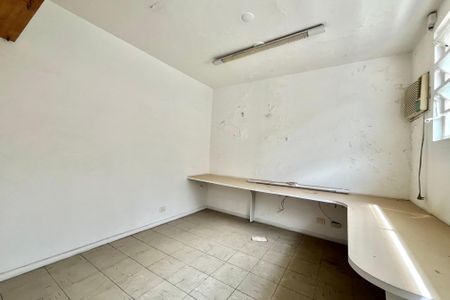 Casa para alugar com 350m², 3 quartos e 3 vagas Casa para alugar com 350m², 3 quartos e 3 vagasEdícula