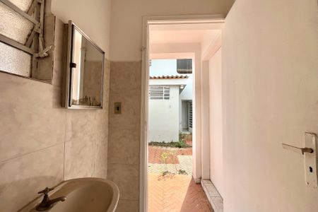 Casa para alugar com 350m², 3 quartos e 3 vagas Casa para alugar com 350m², 3 quartos e 3 vagasBanheiro de serviço