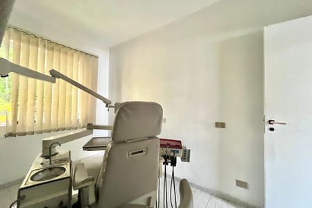 Casa para alugar com 350m², 3 quartos e 3 vagas Casa para alugar com 350m², 3 quartos e 3 vagasQuarto 2