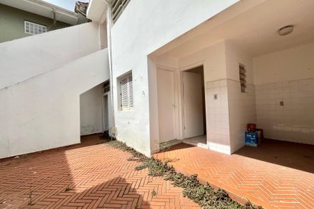 Casa para alugar com 350m², 3 quartos e 3 vagas Casa para alugar com 350m², 3 quartos e 3 vagasQuintal