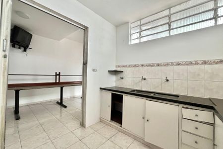 Casa para alugar com 350m², 3 quartos e 3 vagas Casa para alugar com 350m², 3 quartos e 3 vagasCozinha