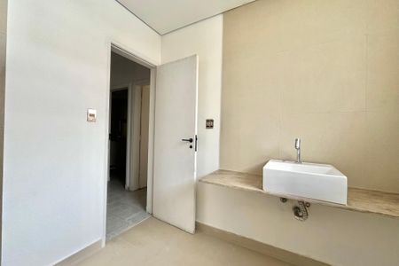 Casa para alugar com 350m², 3 quartos e 3 vagas Casa para alugar com 350m², 3 quartos e 3 vagasBanheiro