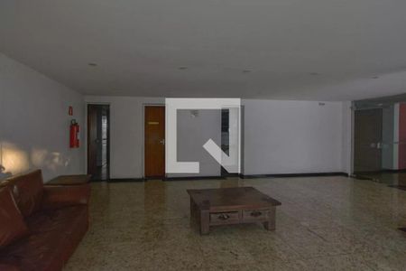 Apartamento à venda com 69m², 3 quartos e sem vaga Apartamento à venda com 69m², 3 quartos e sem vagaHall social