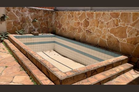 Casa à venda com 184m², 4 quartos e 1 vaga