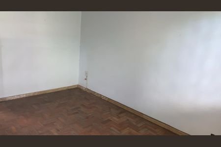 Casa à venda com 4 quartos, 184m² em Santo Antônio, Belo Horizonte