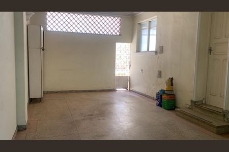 Casa à venda com 184m², 4 quartos e 1 vaga