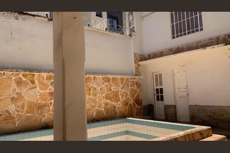 Casa à venda com 184m², 4 quartos e 1 vaga