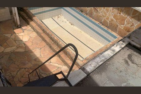 Casa à venda com 184m², 4 quartos e 1 vaga