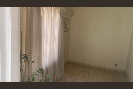 Casa à venda com 4 quartos, 184m² em Santo Antônio, Belo Horizonte