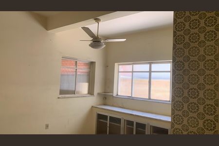 Casa à venda com 184m², 4 quartos e 1 vaga