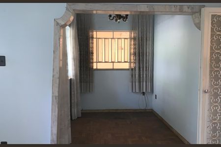 Casa à venda com 184m², 4 quartos e 1 vaga