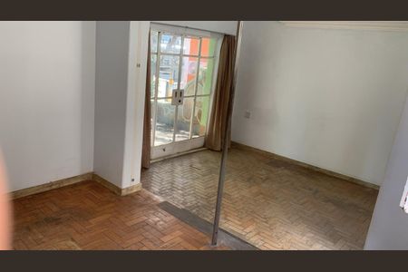 Casa à venda com 4 quartos, 184m² em Santo Antônio, Belo Horizonte