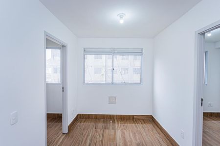 Sala, cozinha e área de serviço de apartamento para alugar com 2 quartos, 36m² em Jardim Pereira Leite, São Paulo