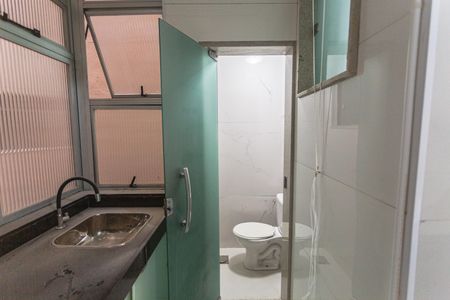 Apartamento para alugar com 100m², 3 quartos e sem vaga Apartamento para alugar com 100m², 3 quartos e sem vagaBanheiro de serviço