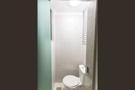 Apartamento para alugar com 100m², 3 quartos e sem vaga Apartamento para alugar com 100m², 3 quartos e sem vagaBanheiro de serviço