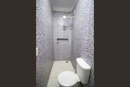 Banheiro  de kitnet/studio para alugar com 1 quarto, 49m² em Jardim Tupinamba, Sorocaba