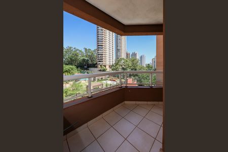 Apartamento à venda com 365m², 5 quartos e 5 vagasSuíte 3