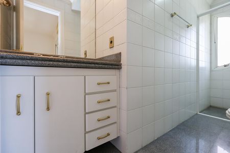 Apartamento à venda com 365m², 5 quartos e 5 vagasBanheiro da Suíte 3