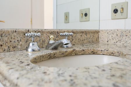 Apartamento à venda com 365m², 5 quartos e 5 vagasBanheiro da Suíte 4