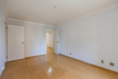 Apartamento à venda com 365m², 5 quartos e 5 vagasSuíte 1