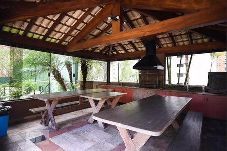 Apartamento à venda com 365m², 5 quartos e 5 vagasÁrea comum - Churrasqueira