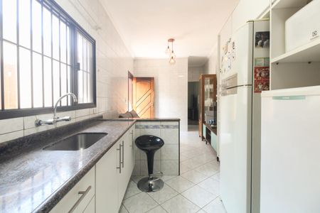 Casa à venda com 95m², 2 quartos e 2 vagasCozinha 