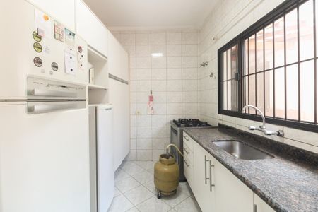 Casa à venda com 95m², 2 quartos e 2 vagasCozinha 