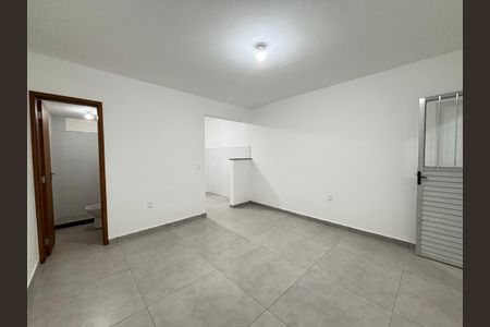 Casa para alugar com 60m², 1 quarto e sem vaga Casa para alugar com 60m², 1 quarto e sem vagaSala