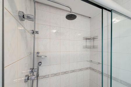 Apartamento à venda com 45m², 1 quarto e 2 vagasBanheiro